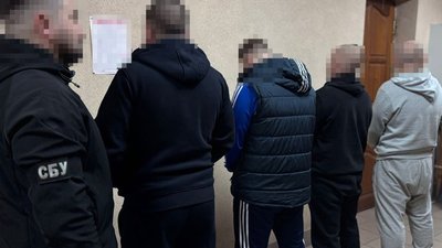 Розкрадання пального з військової частини: на Чернігівщині судитимуть 8 людей