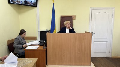 У Полтаві двом працівникам СІЗО, яких підозрюють у катуванні, обрали запобіжний захід У Полтаві двом працівникам СІЗО, яких підозрюють у катуванні, обрали запобіжний захід