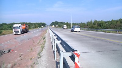 Ремонтують аварійні ділянки об'їзної Житомира Ремонтують аварійні ділянки об'їзної Житомира