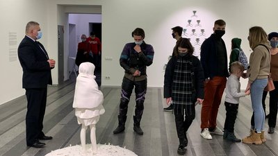 "Сучасне українське мистецтво – це територія розширених етичних рамок". Інтерв'ю з Ксенією Малих "Сучасне українське мистецтво – це територія розширених етичних рамок". Інтерв'ю з Ксенією Малих