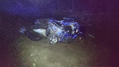 На Вінниччині зіткнулися "ЗІЛ" та іномарка. Водій позашляховика загинув На Вінниччині зіткнулися "ЗІЛ" та іномарка. Водій позашляховика загинув