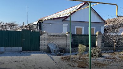 Під постійними обстрілами, без світла і води: як живуть люди у селі Садове на Херсонщині Під постійними обстрілами, без світла і води: як живуть люди у селі Садове на Херсонщині