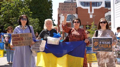 На щотижневу акцію прийшли рідні полонених та безвісти зниклих, Хмельницький