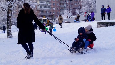 Дніпро після нічного снігопаду. Фоторепортаж Дніпро після нічного снігопаду. Фоторепортаж
