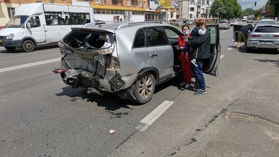У Чернігові в ДТП травмувалися п'ятеро людей У Чернігові в ДТП травмувалися п'ятеро людей