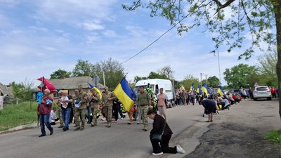 На Кіровоградщині попрощалися з захисниками Олександром Калінічевим і Петром Мілейком На Кіровоградщині попрощалися з захисниками Олександром Калінічевим і Петром Мілейком
