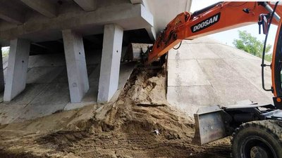 На Житомирщині на "Варшавці" дорожники приводять до належного стану одразу близько десяти мостів На Житомирщині на "Варшавці" дорожники приводять до належного стану одразу близько десяти мостів