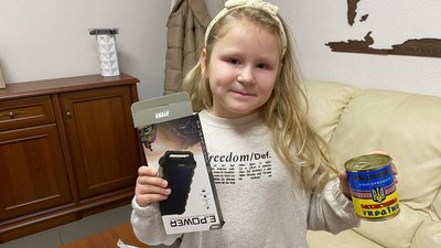 Таємний Санта: більше сотні волинських сімей зібрали подарунки й листи підтримки для оборонців Бахмута Таємний Санта: більше сотні волинських сімей зібрали подарунки й листи підтримки для оборонців Бахмута