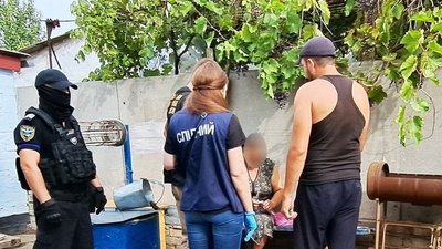 Збувала серед наркозалежних
метадон. У Миколаєві правоохоронці затримали жінку Збувала серед наркозалежних
метадон. У Миколаєві правоохоронці затримали жінку