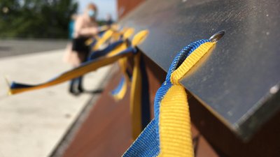 День Героїв у Львові: родини Героїв Небесної Сотні зібралися біля меморіалу пам`яті