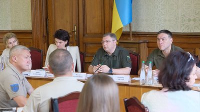 Анонс команди, перевірка КПП та завдання від президента. Що відомо про місяць роботи начальника Чернівецької ОВА Анонс команди, перевірка КПП та завдання від президента. Що відомо про місяць роботи начальника Чернівецької ОВА