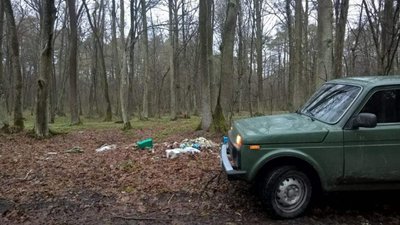 Сміттєвий рейд: за засмічення лісів покарають майже півсотні волинян Сміттєвий рейд: за засмічення лісів покарають майже півсотні волинян