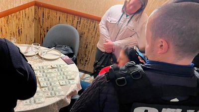 Передача в оренду земельної ділянки. На Кіровоградщині підозрюють у хабарництві депутатку селищної ради Передача в оренду земельної ділянки. На Кіровоградщині підозрюють у хабарництві депутатку селищної ради