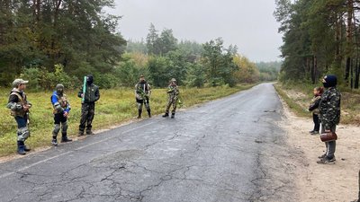 Викопали окопи та облаштували снайперські позиції: у селі на Полтавщині діти збирають гроші для ЗСУ Викопали окопи та облаштували снайперські позиції: у селі на Полтавщині діти збирають гроші для ЗСУ