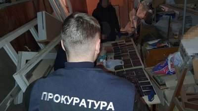 Колишнього працівника фіскальної служби та його дружину підозрюють у заволодінні будинком Колишнього працівника фіскальної служби та його дружину підозрюють у заволодінні будинком