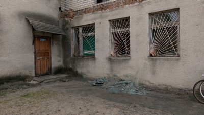 Спецкомісія підраховує збитки, завдані чотирма авіаударами по Сарнах на Рівнененщині Спецкомісія підраховує збитки, завдані чотирма авіаударами по Сарнах на Рівнененщині