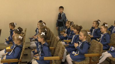 Що школярі обіцяли батькам, вчителям та Україні, складаючи присягу Що школярі обіцяли батькам, вчителям та Україні, складаючи присягу