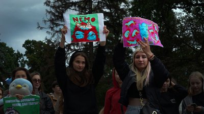 "Краще ходити голою, аніж у хутрі": у 30 містах України пройшов марш за права тварин. Як це було "Краще ходити голою, аніж у хутрі": у 30 містах України пройшов марш за права тварин. Як це було
