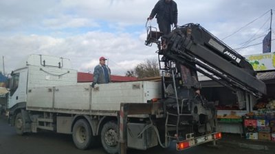 На Центральному ринку Луцька за згодою власників почали забирати контейнери