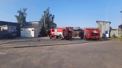 У Вінниці згоріли дві вантажівки