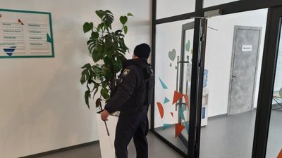 У Львові повідомили про замінування школи: вибухівки не знайшли У Львові повідомили про замінування школи: вибухівки не знайшли
