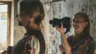 Квіти на руїнах. Презентували відео про старовинний одяг жителів Кіровоградщини Квіти на руїнах. Презентували відео про старовинний одяг жителів Кіровоградщини