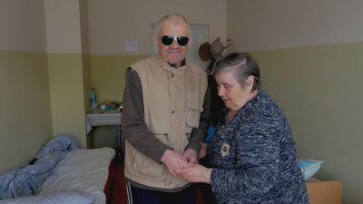 "Хочеться жити". Історія пари пенсіонерів, які евакуювалися до Чернівців із Сєверодонецька