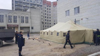 На Дніпропетровщині встановили намети для медичного сортування пацієнтів з COVID-19