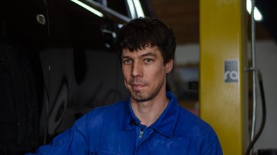 Одеський волонтер купив два позашляховики і три мотоцикли для ЗСУ Одеський волонтер купив два позашляховики і три мотоцикли для ЗСУ