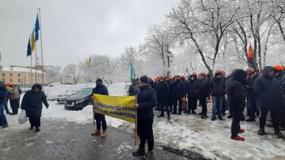 Вимагали виплати зарплат: біля ЛОДА протестували гірники львівських шахт