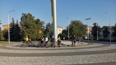 «Буду їхати і він буде майоріти»: на Полтавщині влаштували велопробіг до Дня Державного прапора «Буду їхати і він буде майоріти»: на Полтавщині влаштували велопробіг до Дня Державного прапора