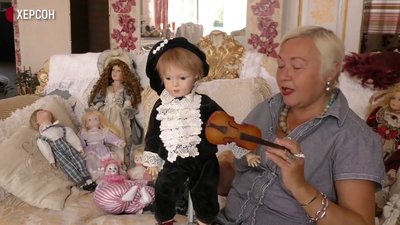 Херсонка Ірина Єфанова збирає колекцію старовинних порцелянових ляльок Херсонка Ірина Єфанова збирає колекцію старовинних порцелянових ляльок