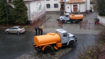 У Львові через забруднену воду працюють водовозки