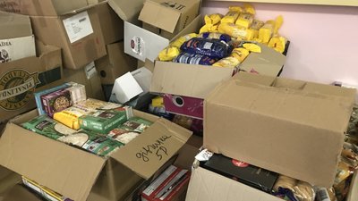 Працівники Житомирського обласного лабораторного центру щопонеділка відправляють гуманітарну допомогу переселенцям