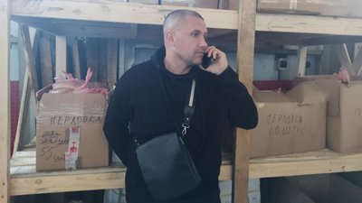 Вивозять людей з-під обстрілів: волонтери зі Слов`янська та Сєвєродонецька працюють у Дніпрі Вивозять людей з-під обстрілів: волонтери зі Слов`янська та Сєвєродонецька працюють у Дніпрі