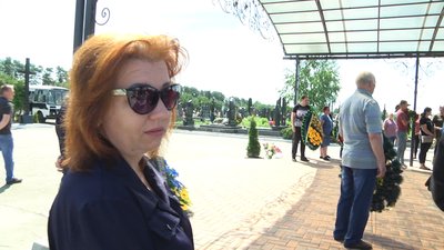 У Житомирі попрощалися із військовослужбовцем навчального центру "Десна" Олександром Вознюком У Житомирі попрощалися із військовослужбовцем навчального центру "Десна" Олександром Вознюком