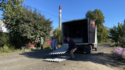 Понад три місяці жителі Нікополя на Дніпропетровщині живуть під обстрілами – фоторепортаж Понад три місяці жителі Нікополя на Дніпропетровщині живуть під обстрілами – фоторепортаж