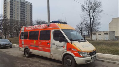 Харків отримав авто швидкої та ліки від товариства лісівників Волині