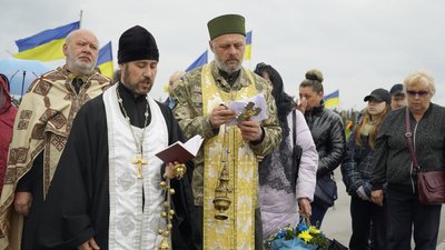 Панахида за полеглими захисниками у Харкові. 25 квітня 2023 року. Фото: Олександра Новосел/Суспільне Харків