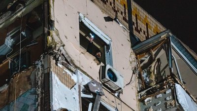 У будинку, в який влучила російська ракета у Дніпрі, жила херсонка. Жінка знаходиться в лікарні У будинку, в який влучила російська ракета у Дніпрі, жила херсонка. Жінка знаходиться в лікарні