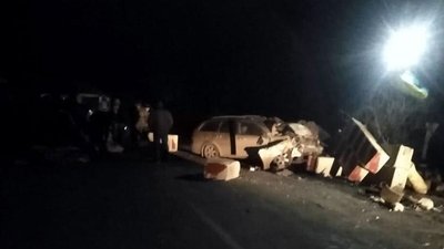 В'їхали у плити блокпосту: на Хмельниччині у результаті автопригоди загинула жінка