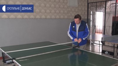 55 років працює вчителем фізкультури. Микола Соколов
