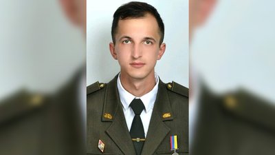 На Чернігівщині попрощалися з шістьма бійцями, які загинули при виконанні бойових завдань На Чернігівщині попрощалися з шістьма бійцями, які загинули при виконанні бойових завдань
