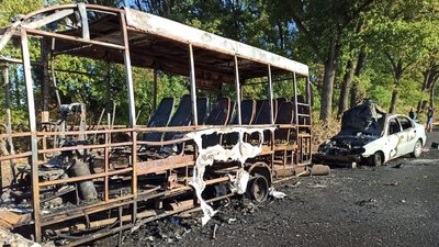 Під Сумами ущент згоріла маршрутка. Є травмовані (ОНОВЛЕНЕ)