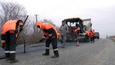 На Луганщині ремонтують дорогу між Сватівським та Старобільським районами