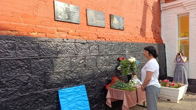 В уманській школі відкрили пам'ятну дошку на честь Олександра Цебрія