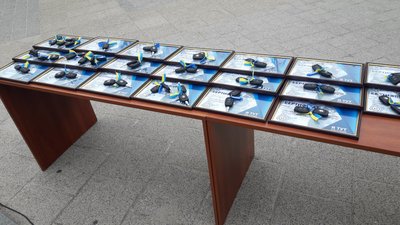 Поліцейські офіцери черкаських громад отримали ключі від нових автомобілів Поліцейські офіцери черкаських громад отримали ключі від нових автомобілів