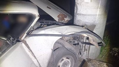 У Мерефі автівка вʼїхала в електроопору, загинув 35-річний пасажир, Харківська область У Мерефі автівка вʼїхала в електроопору, загинув 35-річний пасажир, Харківська область