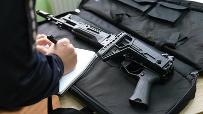 На Миколаївщині жителі декларують знайдену зброю: понад 300 одиниць вже оформлено На Миколаївщині жителі декларують знайдену зброю: понад 300 одиниць вже оформлено