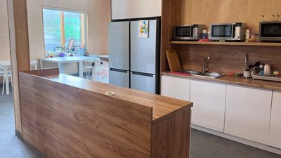 Кухня у центрі для вагітних переселенок Кухня у центрі для вагітних переселенок